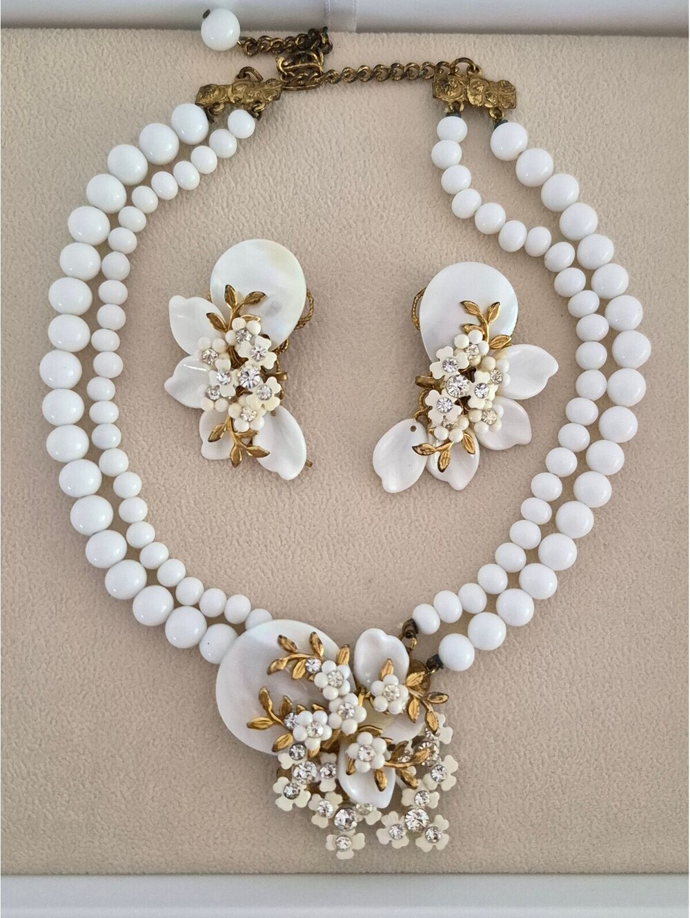 Vintage 1940s Leru White Floral Necklace and Earring Set